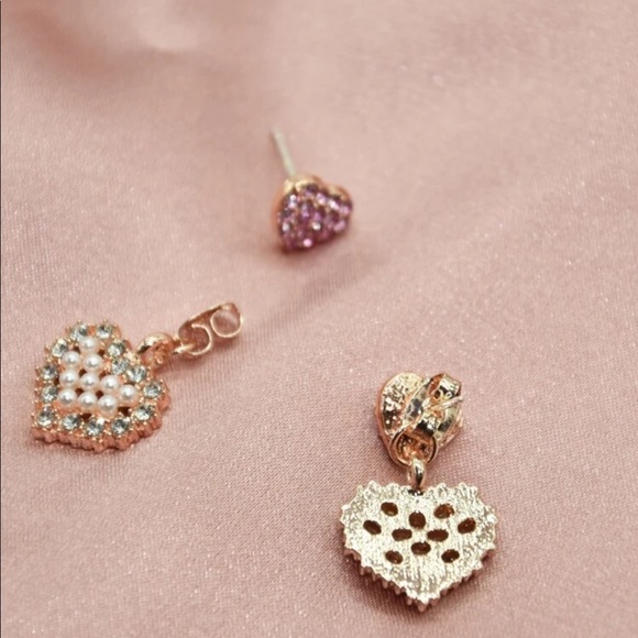 NWOT Glamorous Rhinestone Heart Drop Earrings - Picture 2 of 2